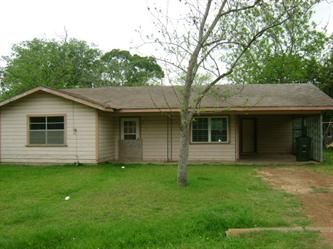 315 Birch St, Wallis, TX 77485