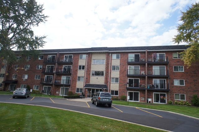 100 W Park Circle Dr Apt 3f, Wheaton, IL 60187