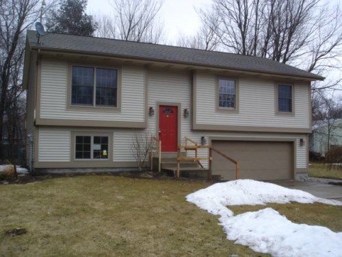 2720 W Fruitport Rd, Spring Lake, MI 49456