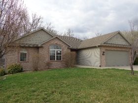 203 Macaw Dr, Columbia, MO 65202