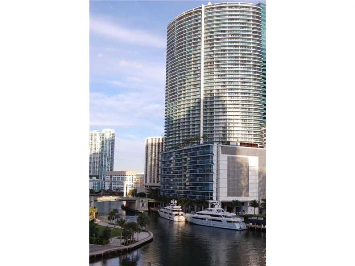 200 BISCAYNE BLVD WY # 3101, Miami, FL 33131