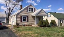 33 Bunting Ln Aston, PA 19014