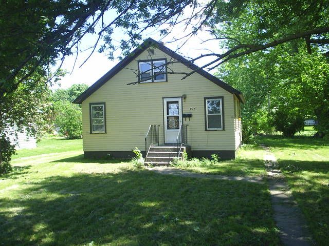 717 8th St, Onawa, IA 51040