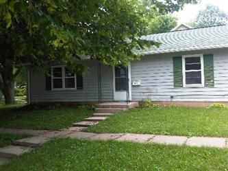 223 6th St Nw, Mount Vernon, IA 52314