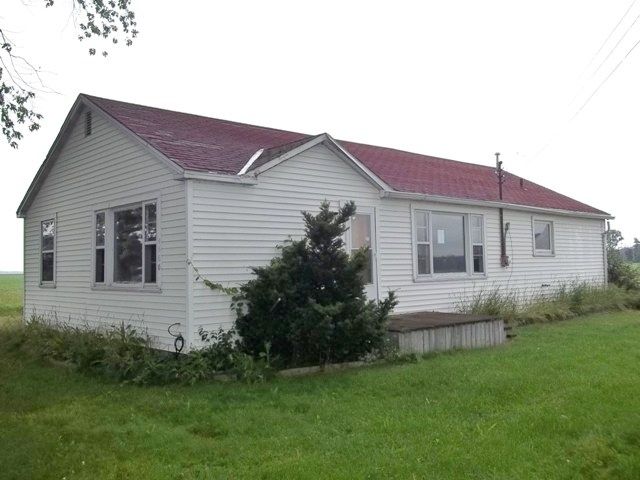 4660 N Chapin Rd, Merrill, MI 48637