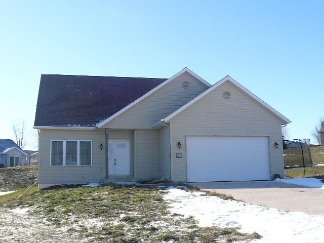 1701 Pineridge Ct, Mayville, WI 53050