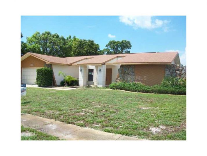 10235 Landmark Dr, Hudson, FL 34667