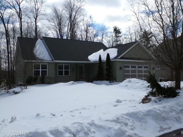 15454 Trail Ct, Spring Lake, MI 49456