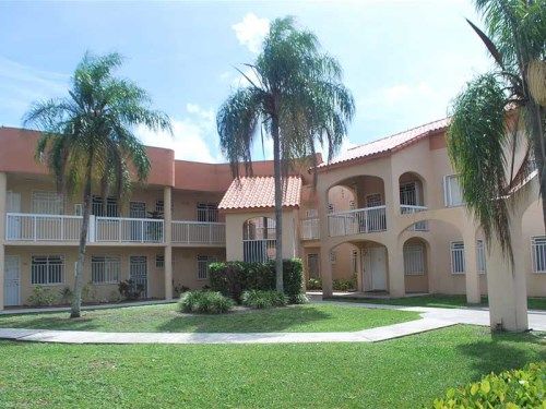 2320 W 74 ST # 203, Hialeah, FL 33016