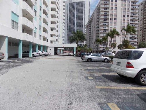 1833 S OCEAN DR # 1407, Hallandale, FL 33009