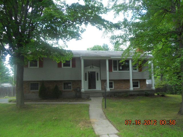 3 Elmwood Ave, South Glens Falls, NY 12803