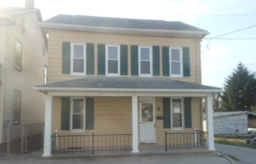 2 Orchard St, Hanover, PA 17331