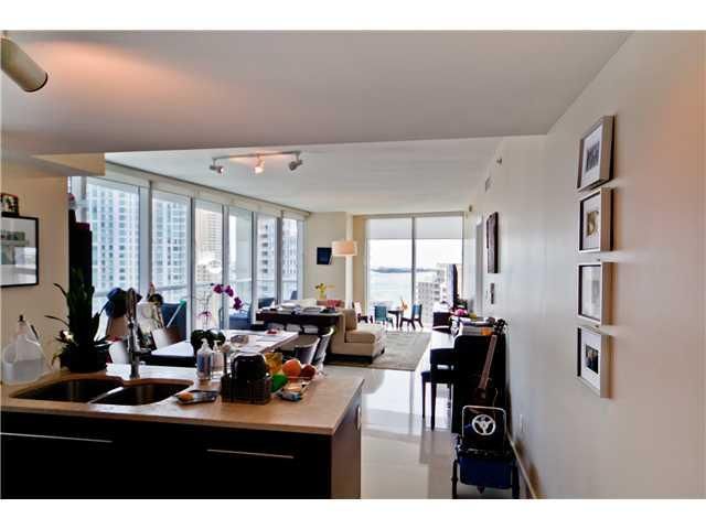 495 BRICKELL AV # 2702, Miami, FL 33131