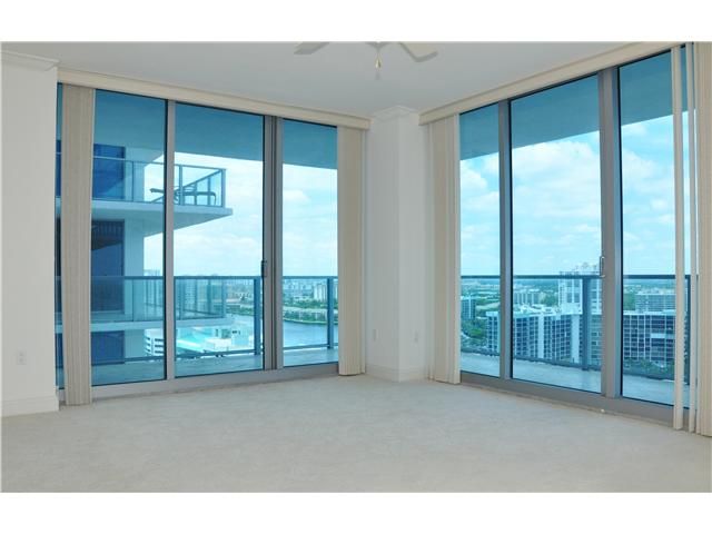 3101 S OCEAN DR # 1801, Hollywood, FL 33019