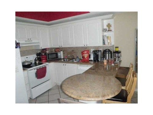 3500 CORAL WY # 913, Miami, FL 33145