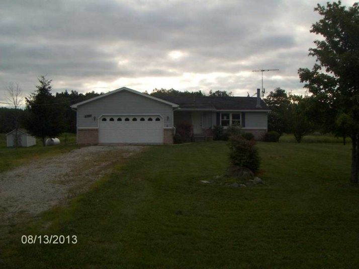 5766 Fargo Rd, Avoca, MI 48006