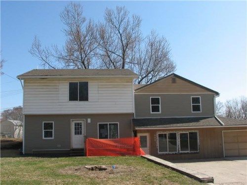 608 E 26th St S, Newton, IA 50208