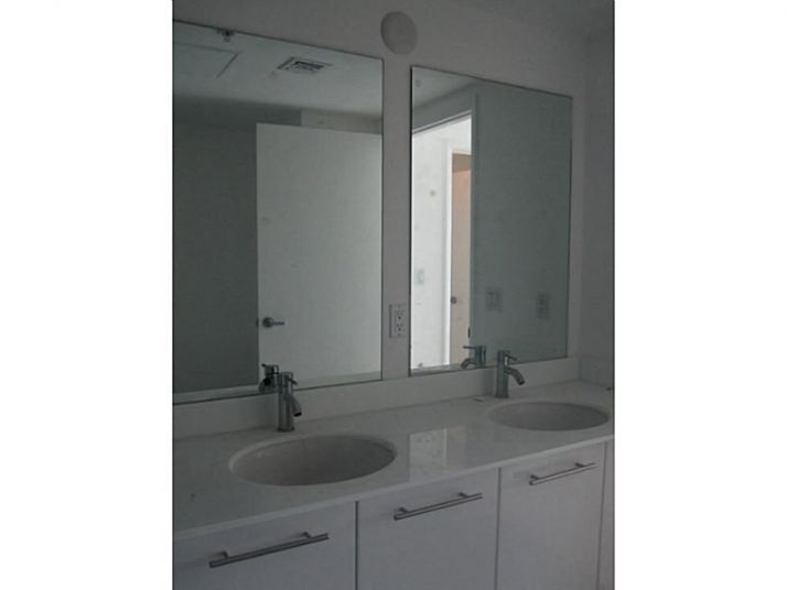 92 SW 3 # 3208, Miami, FL 33130