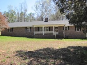 3628 Sawmill Rd, Gray Court, SC 29645