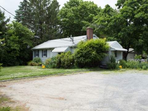 1008 Main Road, Aquebogue, NY 11931