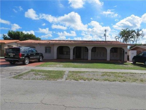 5451 10 AV, Hialeah, FL 33012