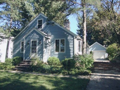 217 Grove Ave., Fox River Grove, IL 60021