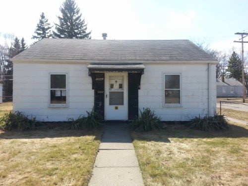 19104 Roscommon, Harper Woods, MI 48225