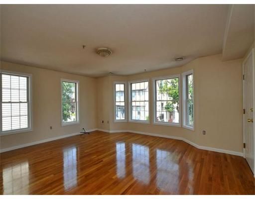 2-4 Centre Ave #4B, Boston, MA 02124