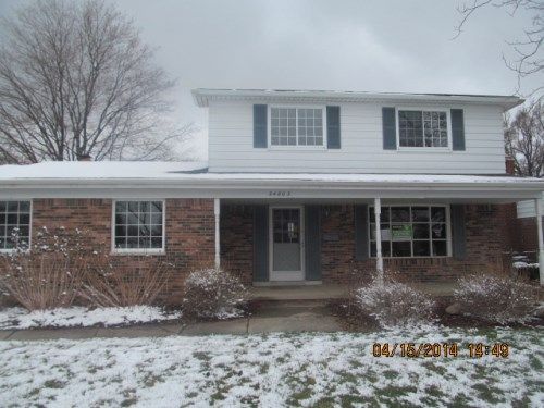 34803 Beaver Dr, Sterling Heights, MI 48312