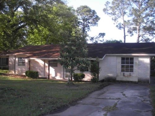 515 Paris Ln, Houma, LA 70363