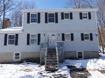 138  Laurel Ct, Bushkill, PA 18324