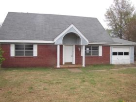 847 Inglewood St, Forrest City, AR 72335