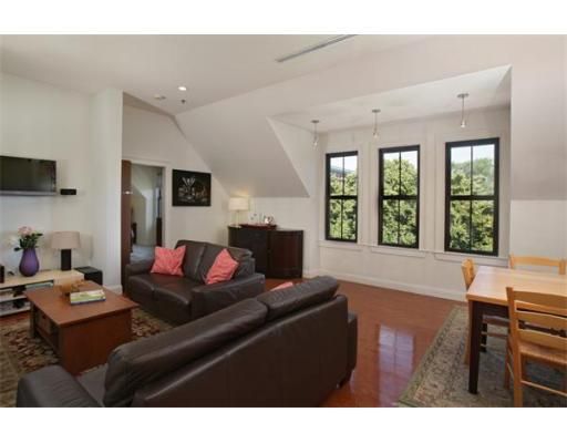 11 Saint George Street #15B, Boston, MA 02118