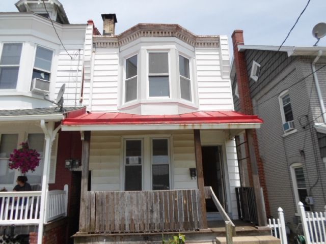 121 E High St, Topton, PA 19562