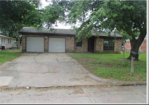 509 S Debbie Ln, Alvin, TX 77511