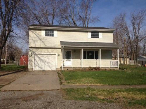 694 Kenilworth Ave, Sheffield Lake, OH 44054