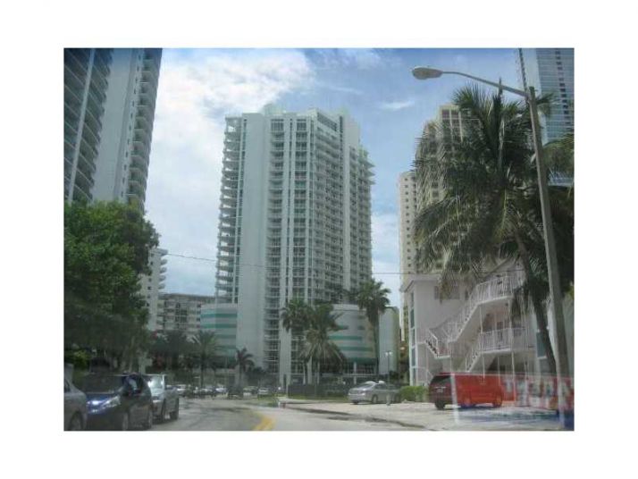 218 SE 14 ST # 2208, Miami, FL 33131