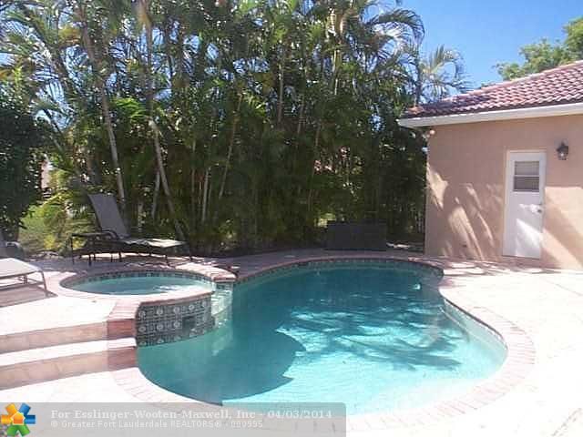 7355 NW 60TH LN, Pompano Beach, FL 33067