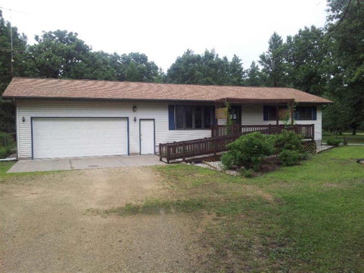 W7476 32nd St, New Lisbon, WI 53950