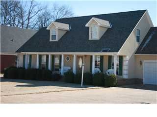 908 Puritan Ave, Muscle Shoals, AL 35661