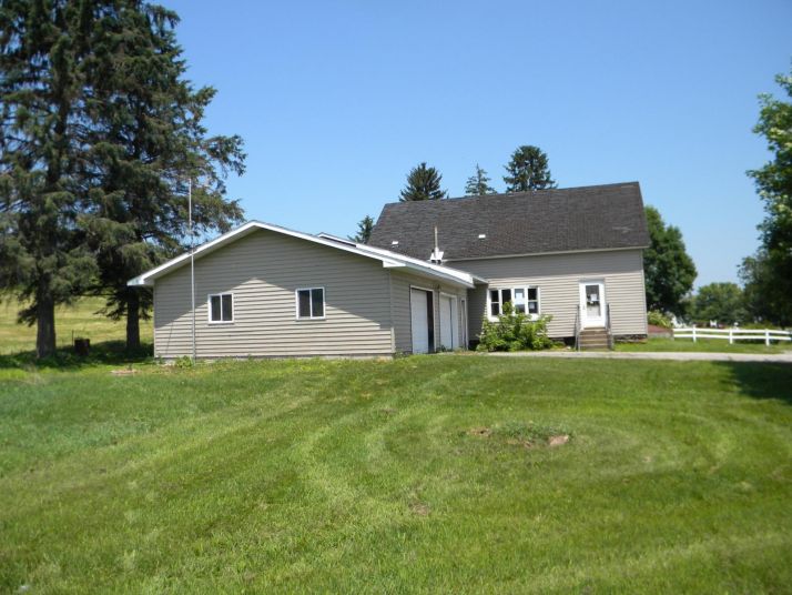 N26152 County Road, Ettrick, WI 54627