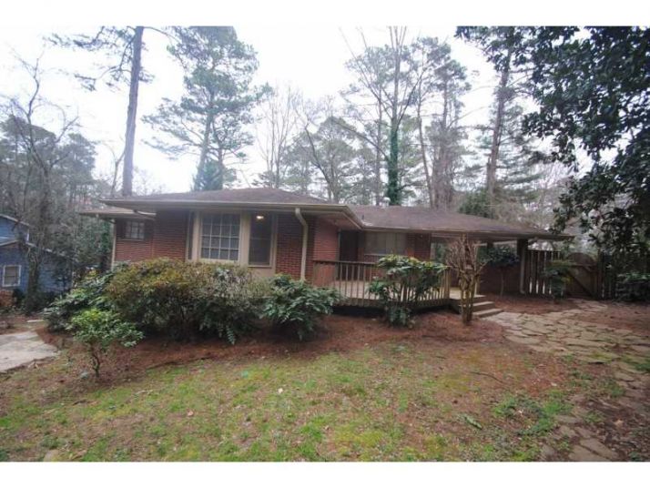 696 Kenilworth Circle, Stone Mountain, GA 30083