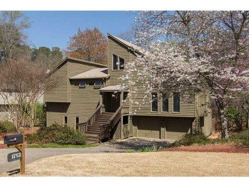 1752 Huntingford Drive, Marietta, GA 30068