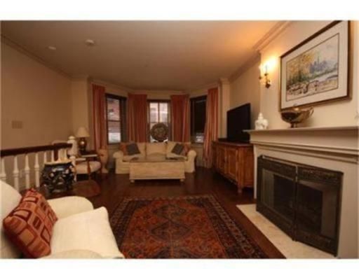 142 Marlborough St #1, Boston, MA 02116