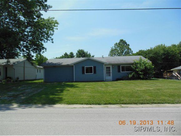 726 Albers Ln, Bethalto, IL 62010