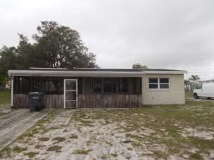 318 Thomas Ave, Frostproof, FL 33843