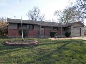 1004 Millwood Dr, Salina, KS 67401