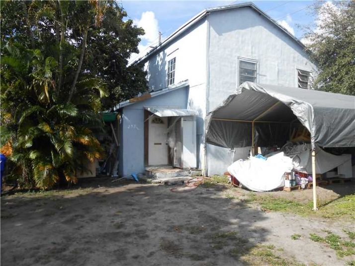 298 NW 57 CT, Miami, FL 33126