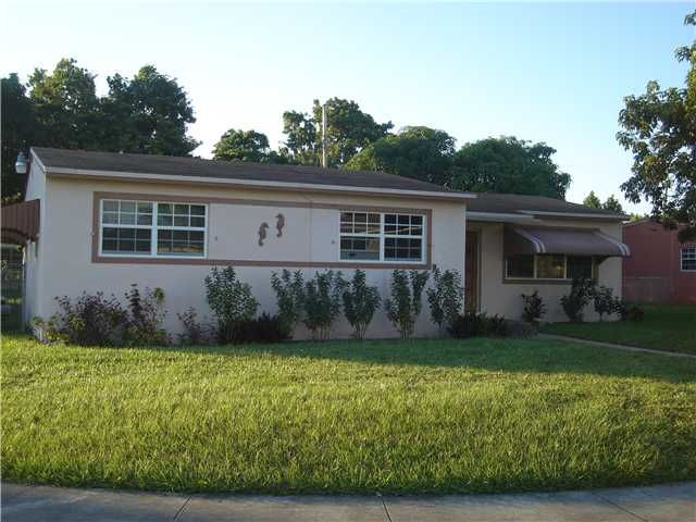 18522 NW 10 CT, Miami, FL 33169