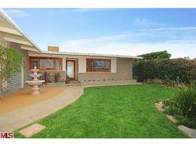 677 Enchanted Way, Pacific Palisades, CA 90272